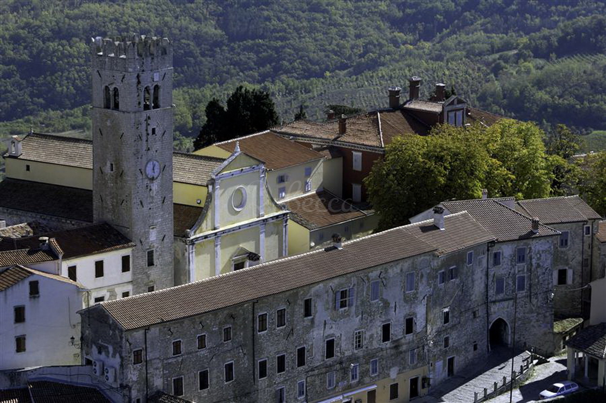 Motovun, kamnita hiša 550 m2