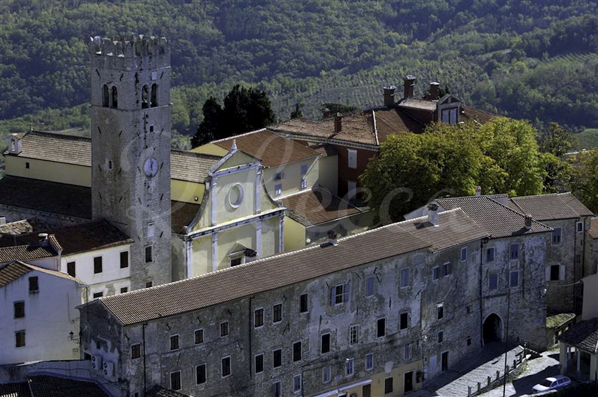 Motovun, kamnita hiša 550 m2