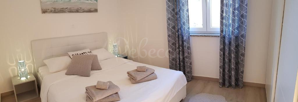 Apartmajska vila z bazenom, 295 m2, Premantura