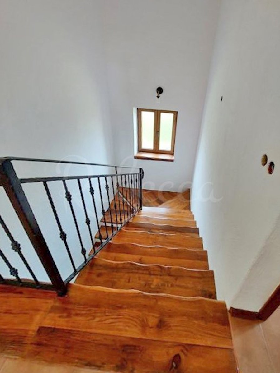 Vila Svetvinčenat 220 m2, bazen