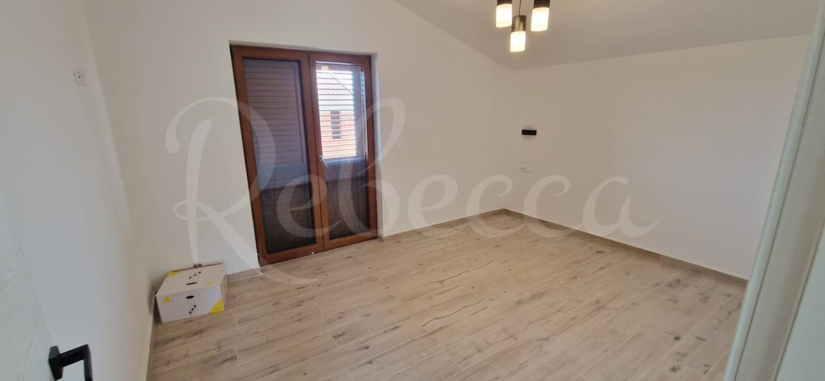 Zadar-okolica, Murvica, moderna vila z bazenom (150m2), NOVOGRADNJA