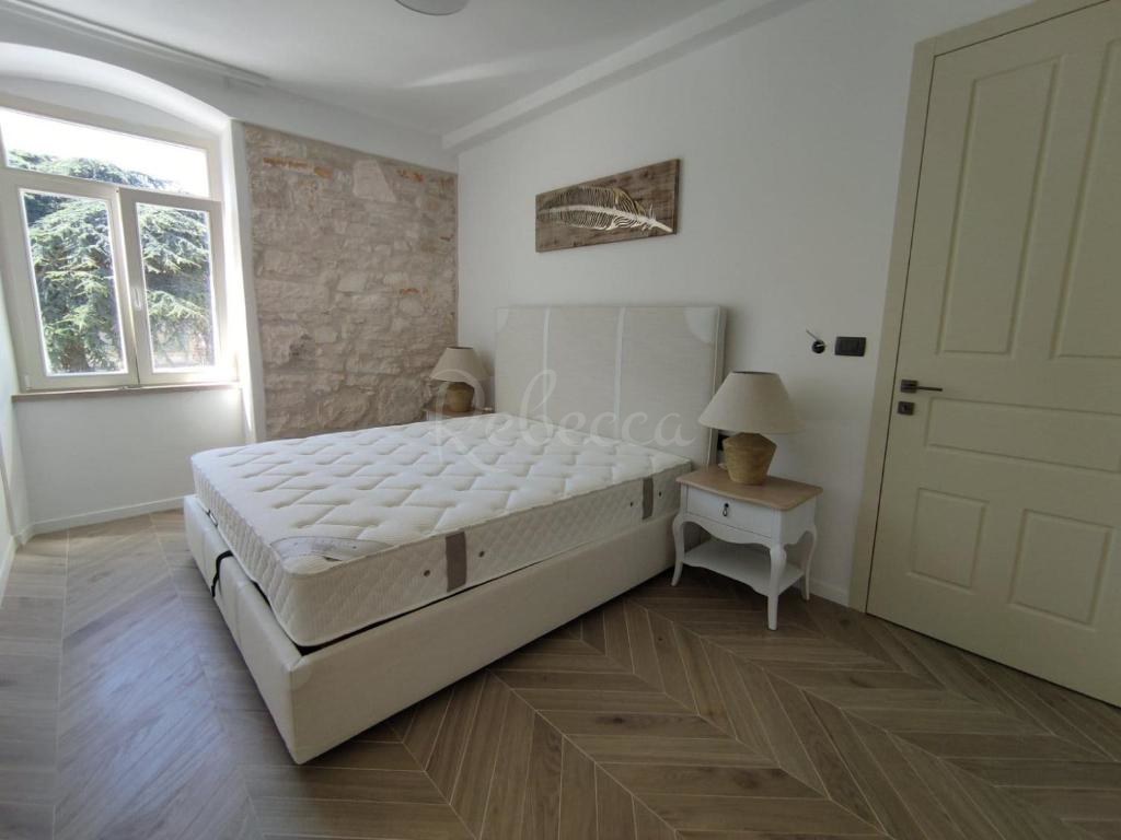 Avstro-ogrska vila, 350 m2, bazen, savna, parking, Pula