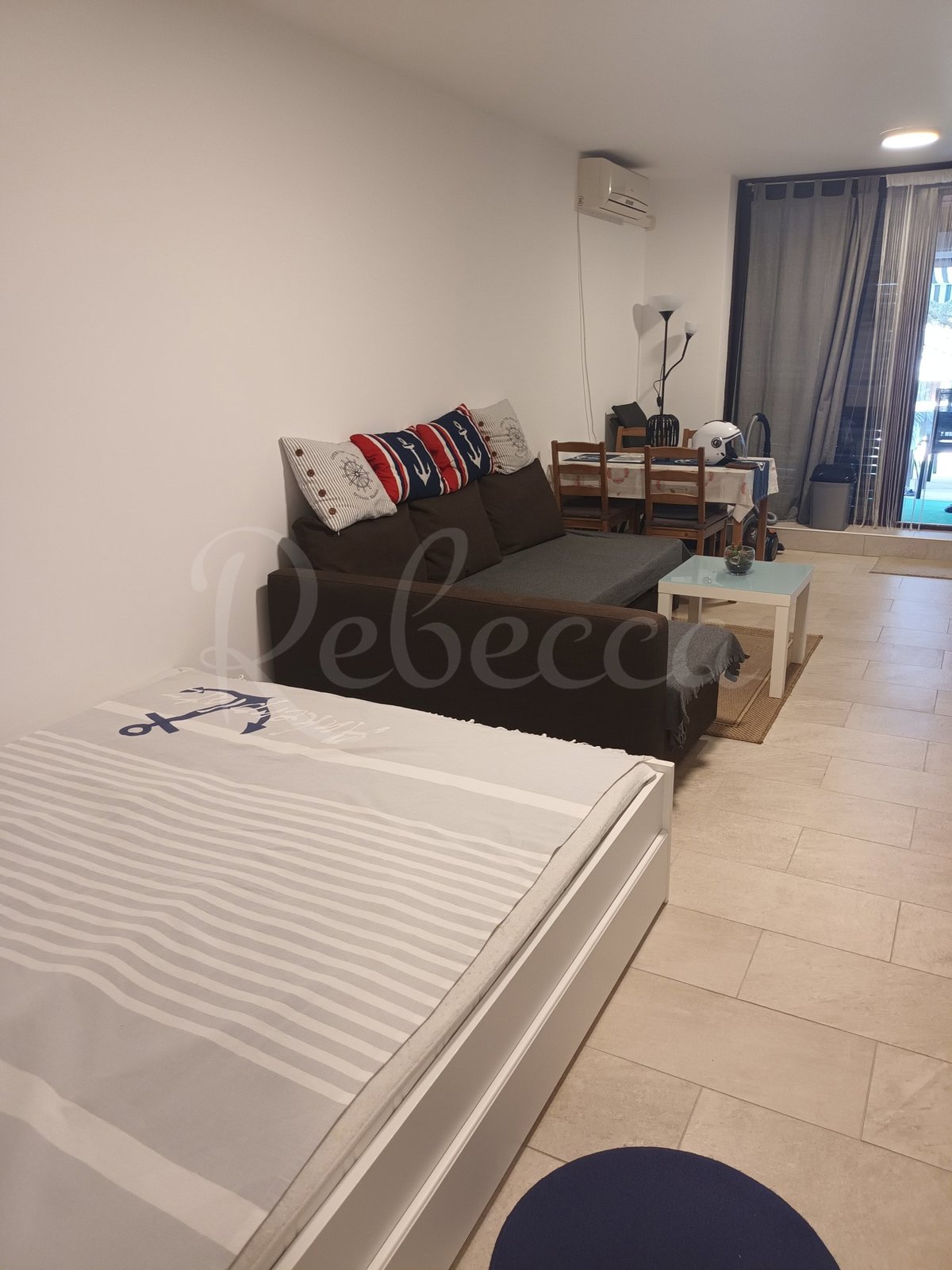 Ekskluzivna prodaja, apartma 41 m2, terasa, 200 m od morja, Duga uvala