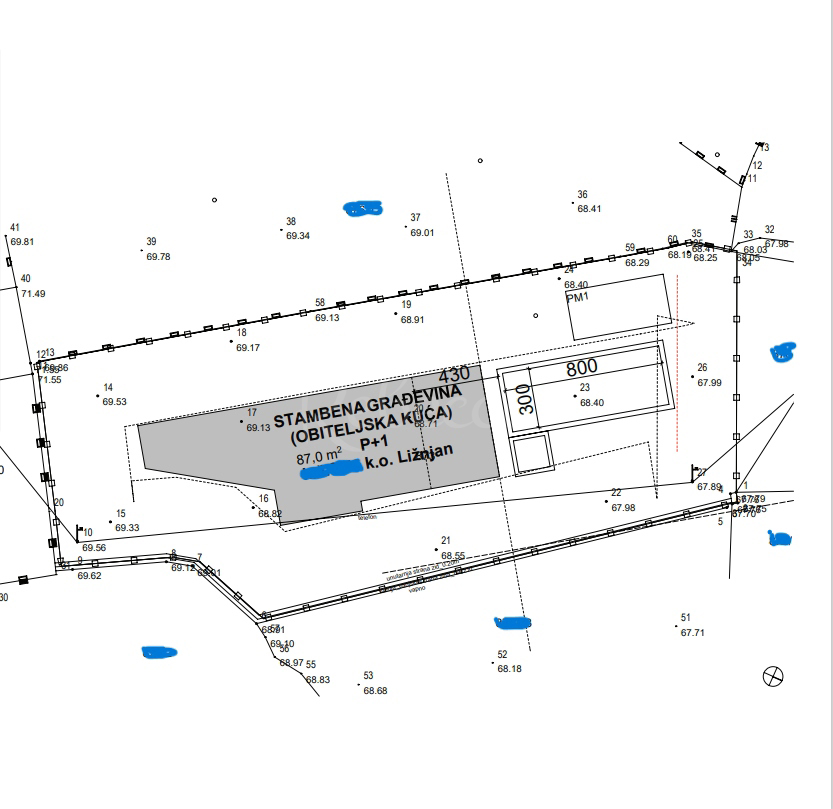 Prodamo družinsko hišo v gradnji v Ližnjanu – 181 m², prelivni bazen, moderna zasnova