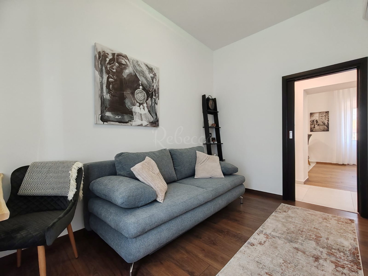 Moderen renoviran stan 62,5 m² v središču Pule, blizu Arene