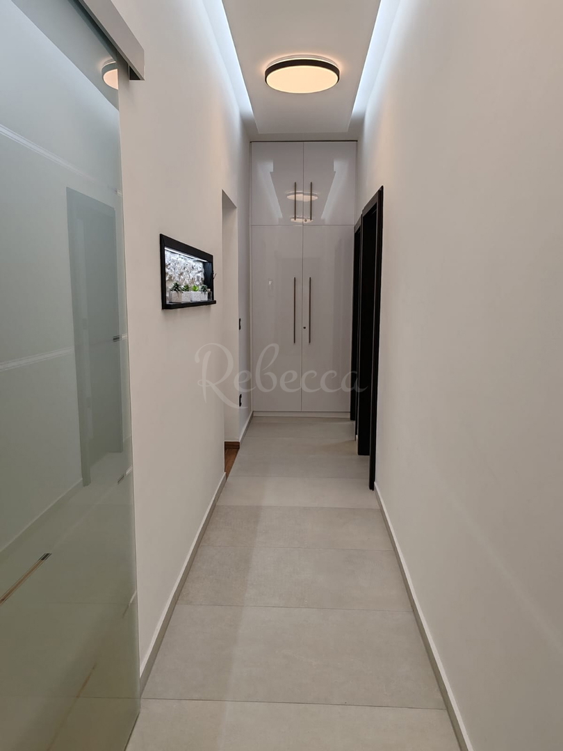 Moderen renoviran stan 62,5 m² v središču Pule, blizu Arene