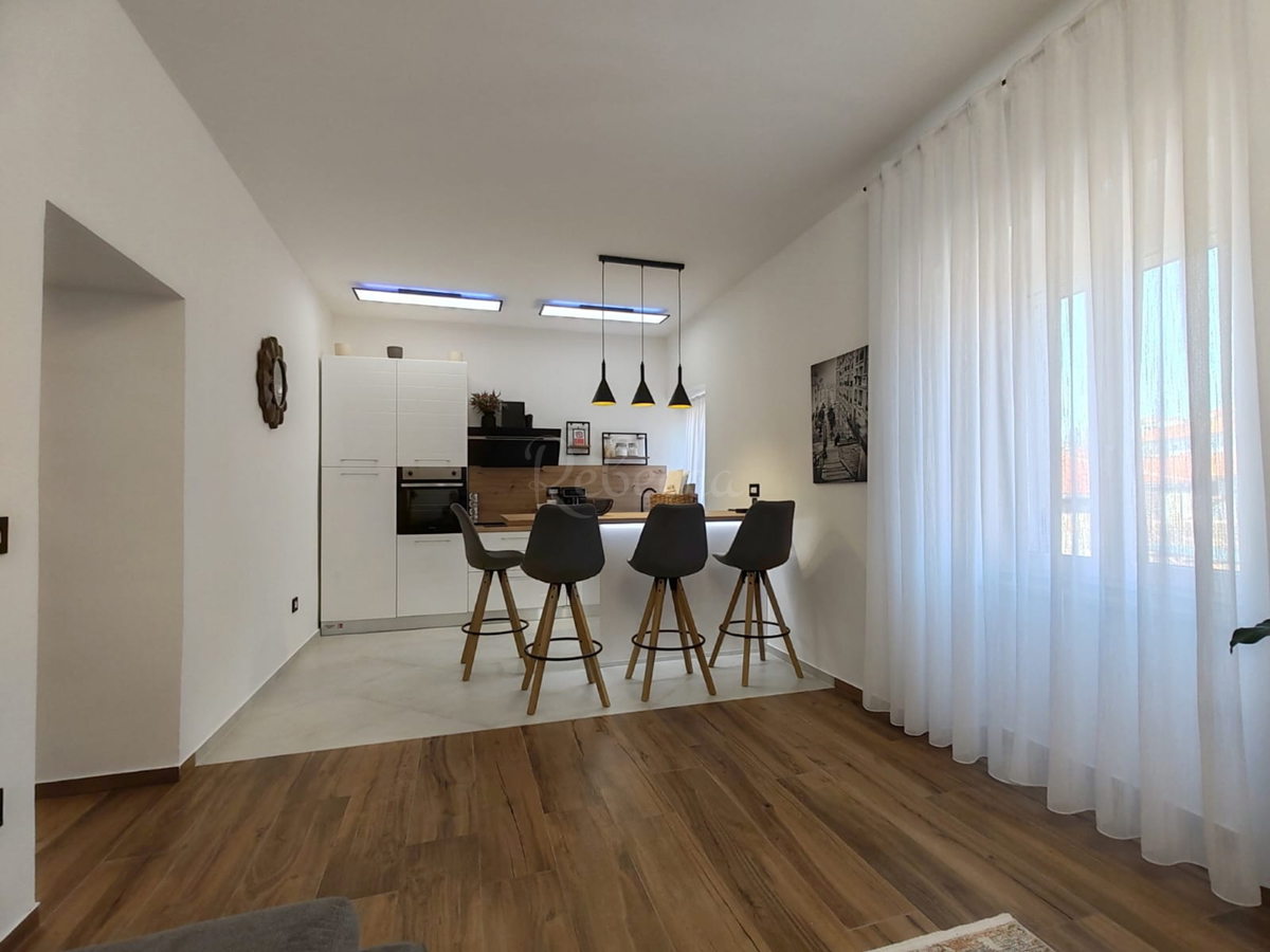 Moderen renoviran stan 62,5 m² v središču Pule, blizu Arene