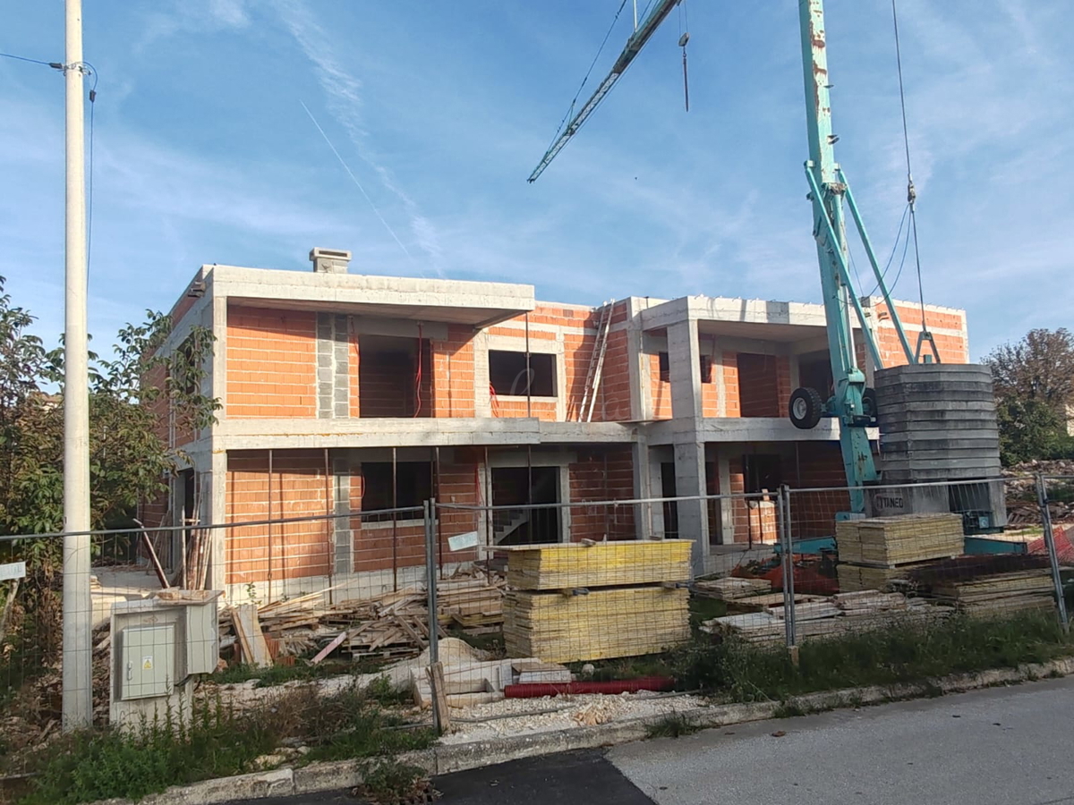 Luksuzno stanovanje z wellness teraso v Kanfanarju – novogradnja