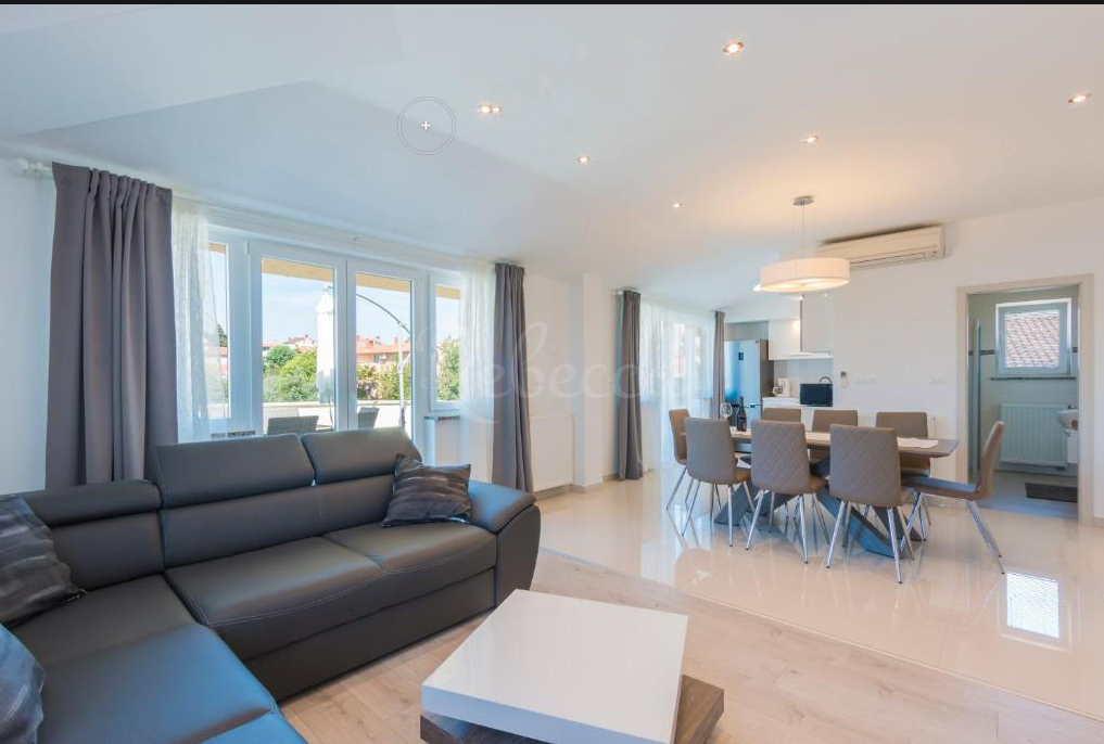 Stanovanje 2. nadstropje, 2 prostora, balkon, parkirišče, 300 m do morja, Medulin