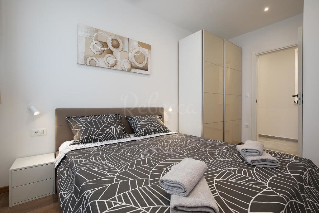 Stanovanje 2. nadstropje, 2 prostora, balkon, parkirišče, 300 m do morja, Medulin