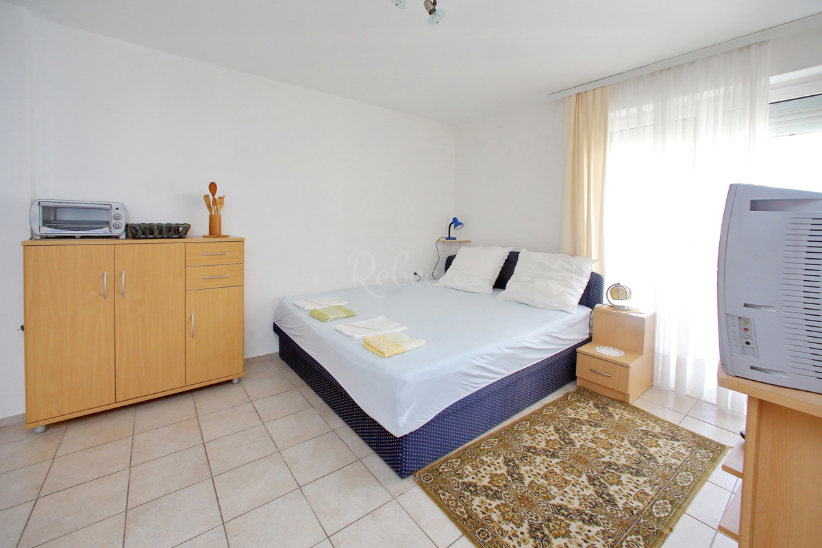 Vir, Center, dvojna hiša s 4 apartmaji!