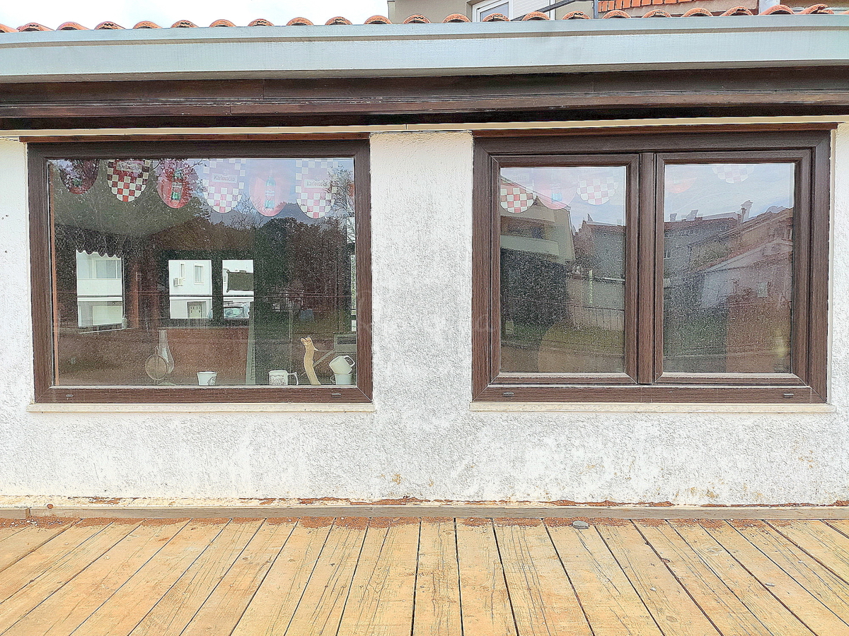 Poslovni prostor 800 m od morja