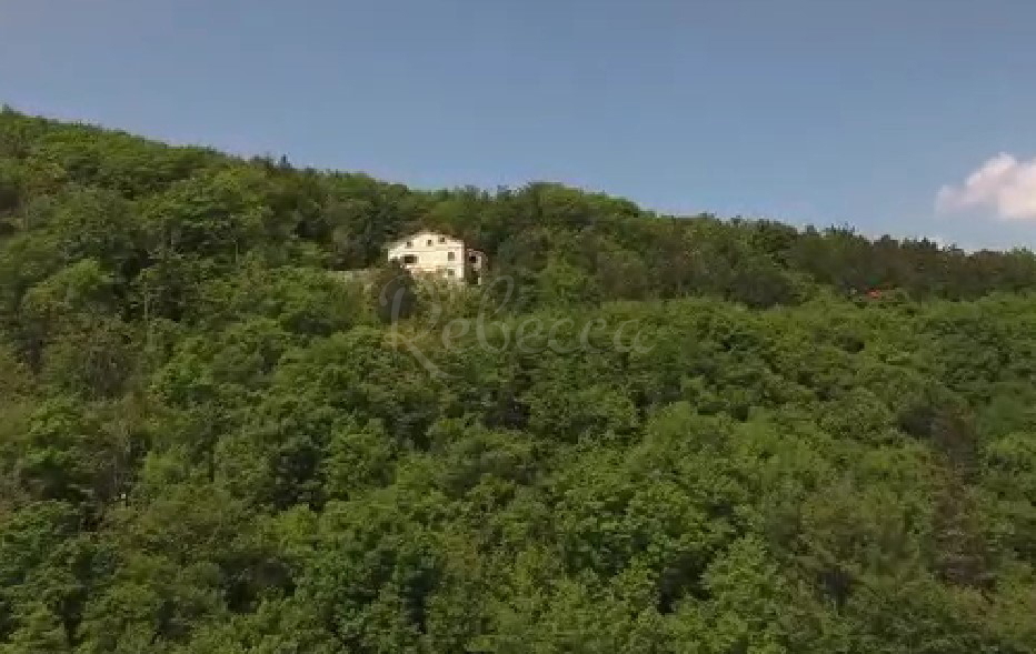 Atraktivna hiša v naravnem parku Učka s pogledom na morje