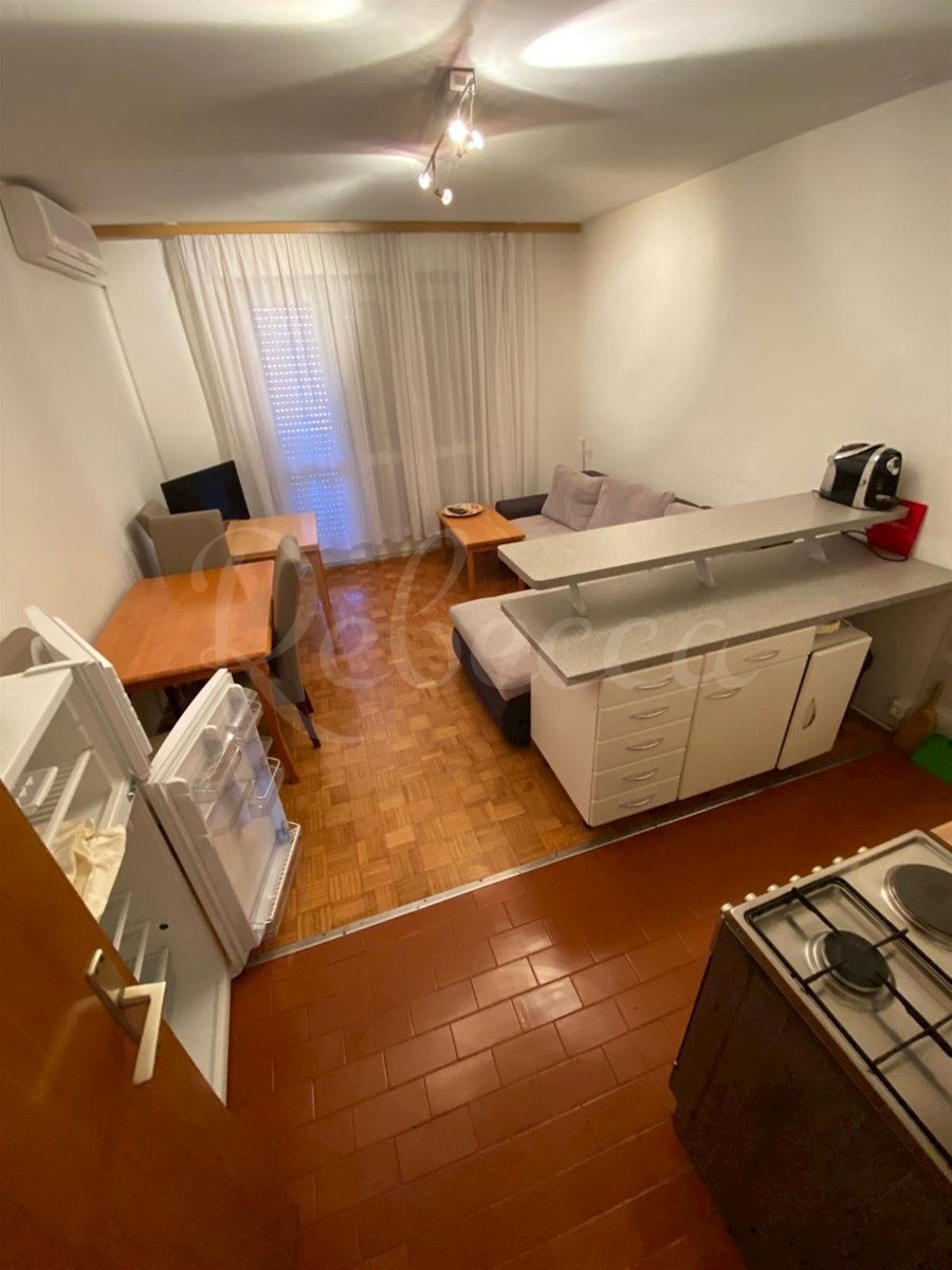 Biograd na Moru, apartma v centru (46m2), 2. red do morja, razgled