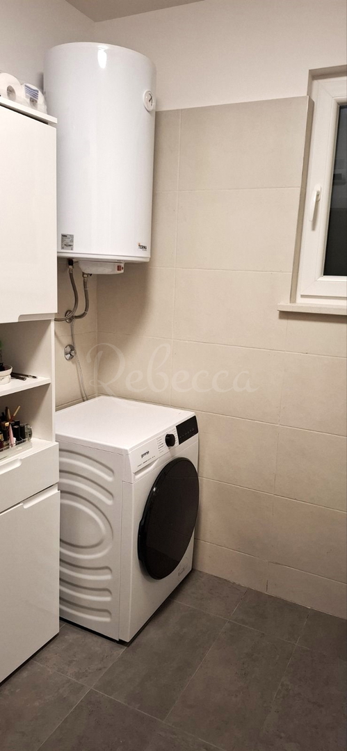 Stanovanje 60,50 m2, visoko pritličje, 2 parkirni mesti, Žminj