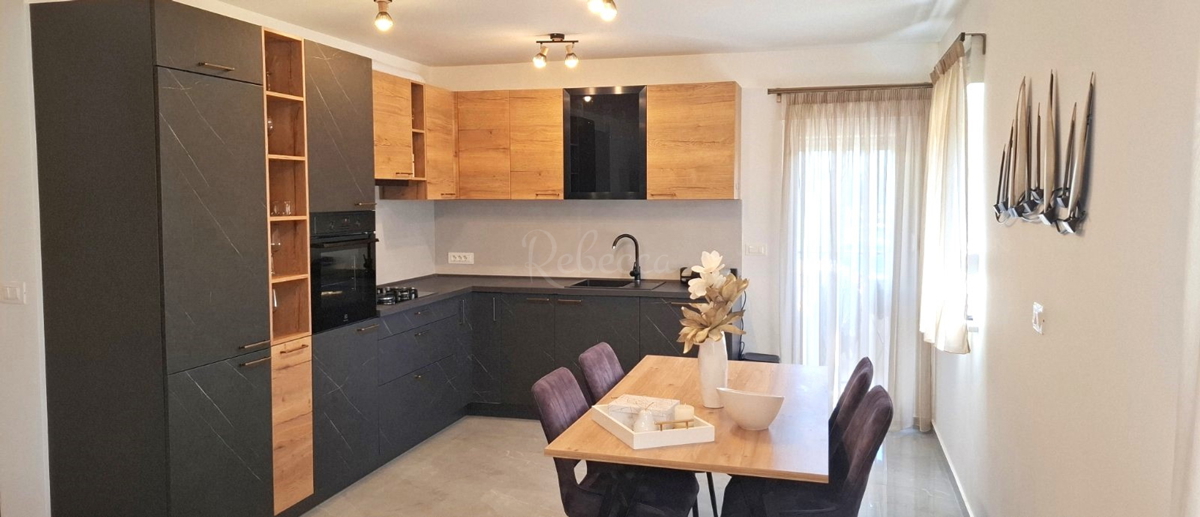 Stanovanje 60,50 m2, visoko pritličje, 2 parkirni mesti, Žminj
