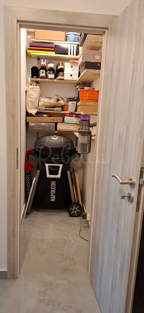 Stanovanje 60,50 m2, visoko pritličje, 2 parkirni mesti, Žminj