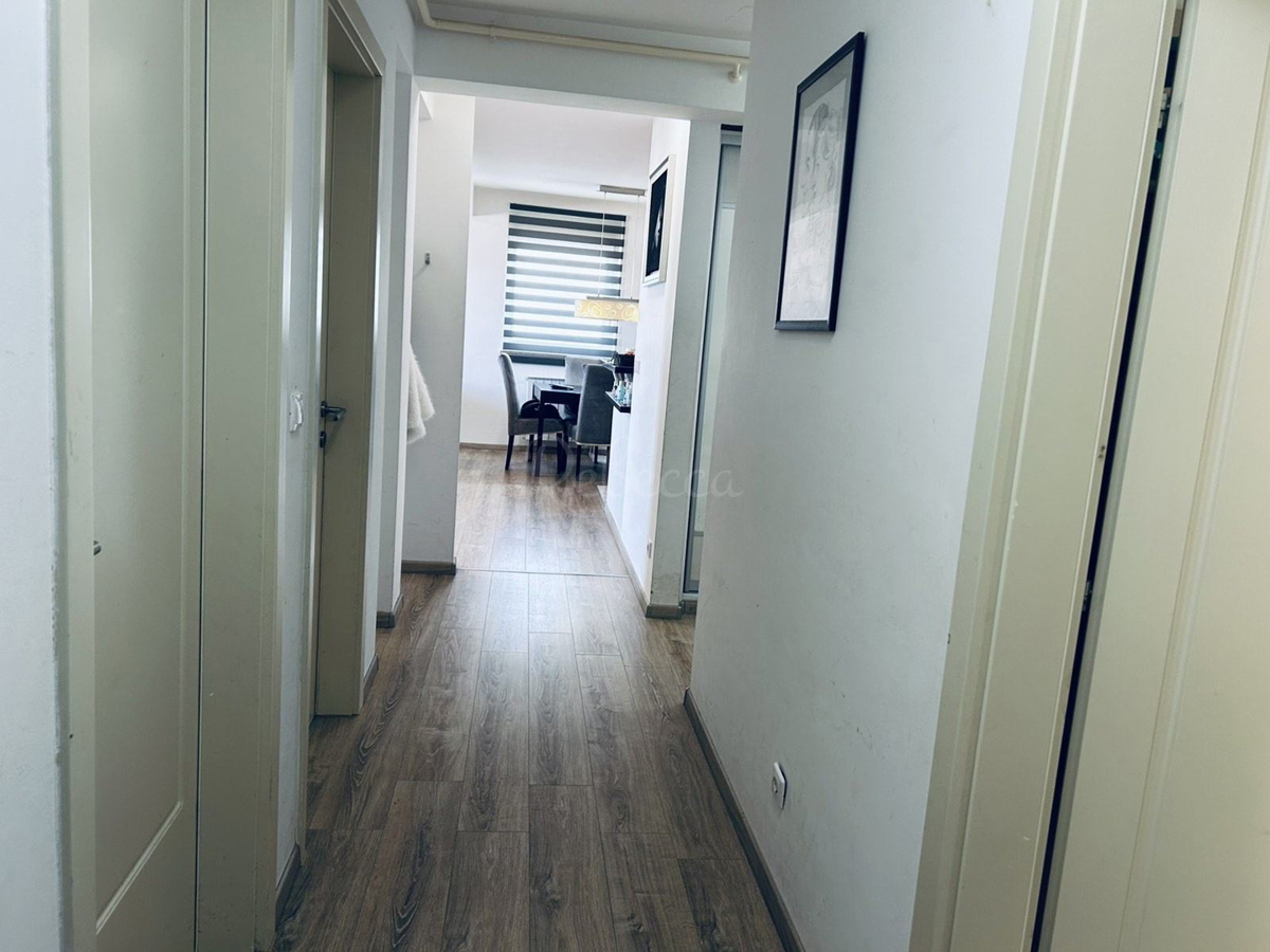 Stanovanje 84 m2, 2 prostora, dvigalo, Pula