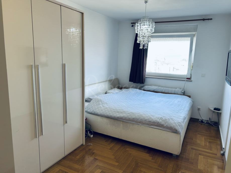 Stanovanje 84 m2, 2 prostora, dvigalo, Pula