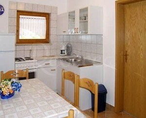 Vir, hiša s 4 apartmaji (399m2), razgled, 1. vrsta do morja!!!