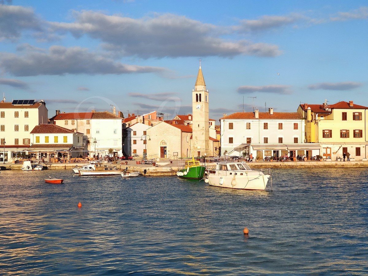 Moderna vila z bazenom 200 m od plaže, pogled na morje