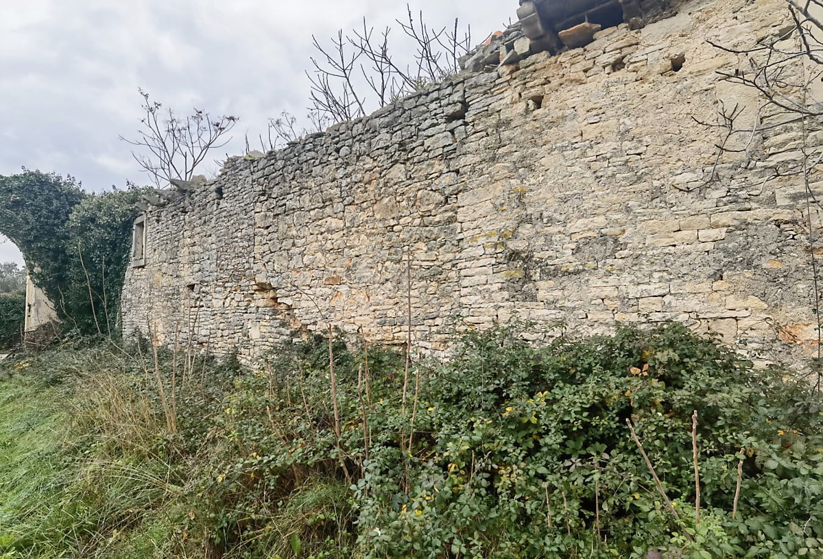 Istra, Šišan, kamnita hiša za adaptacijo