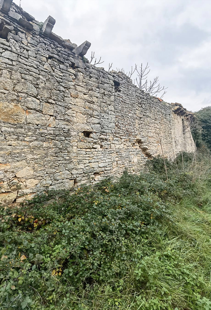 Istra, Šišan, kamnita hiša za adaptacijo