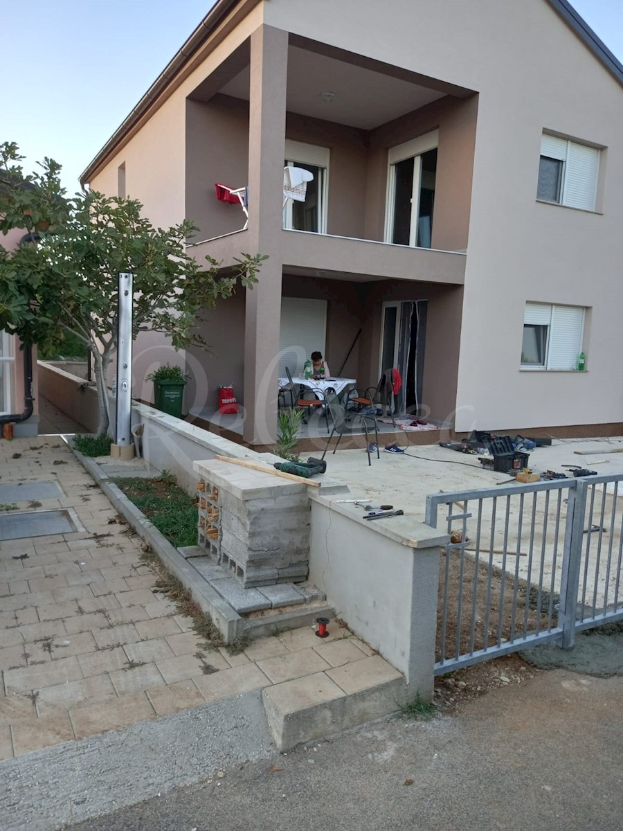 Vir, samostojna hiša (188m2) z 2 apartmajema, NOVOGRADNJA