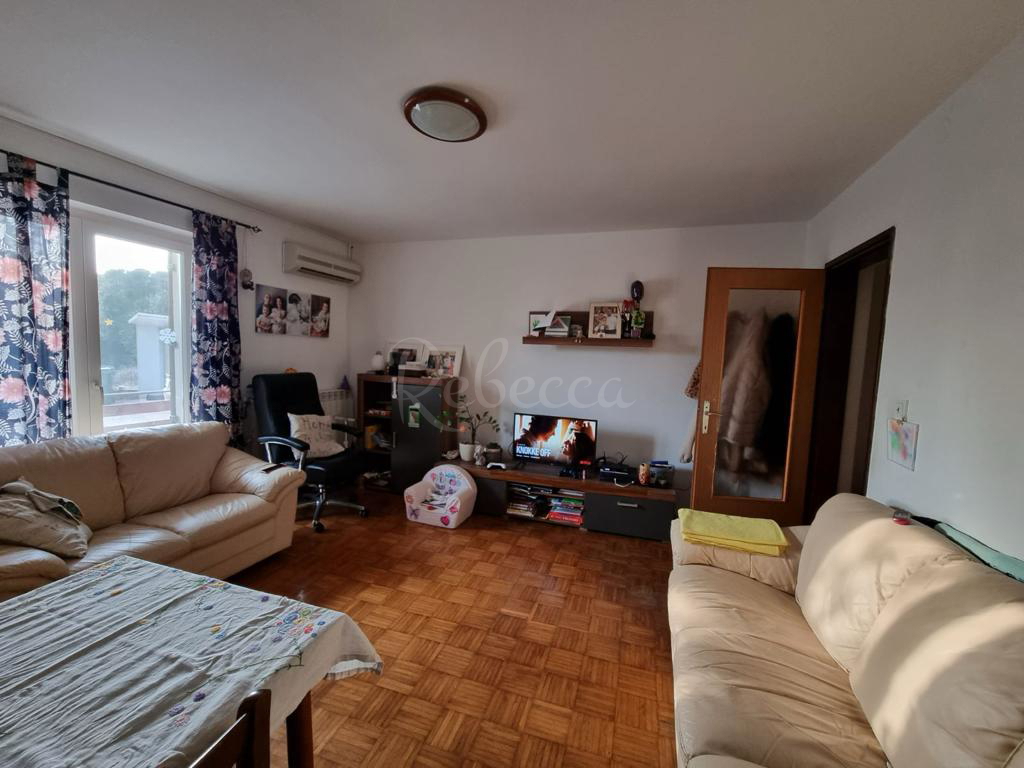 UMAG, ZAMBRATIJA, DVE HIŠI, 400 METROV OD MORJA Z VELIKIM DVORIŠČEM
