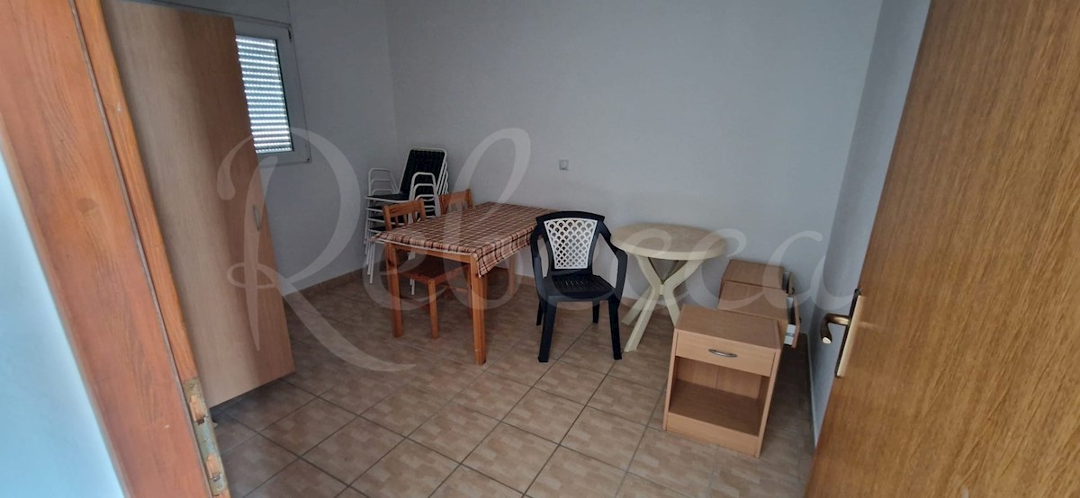 Vir, jug, hiša z 2 apartmajema (122m2), 200 metrov do morja