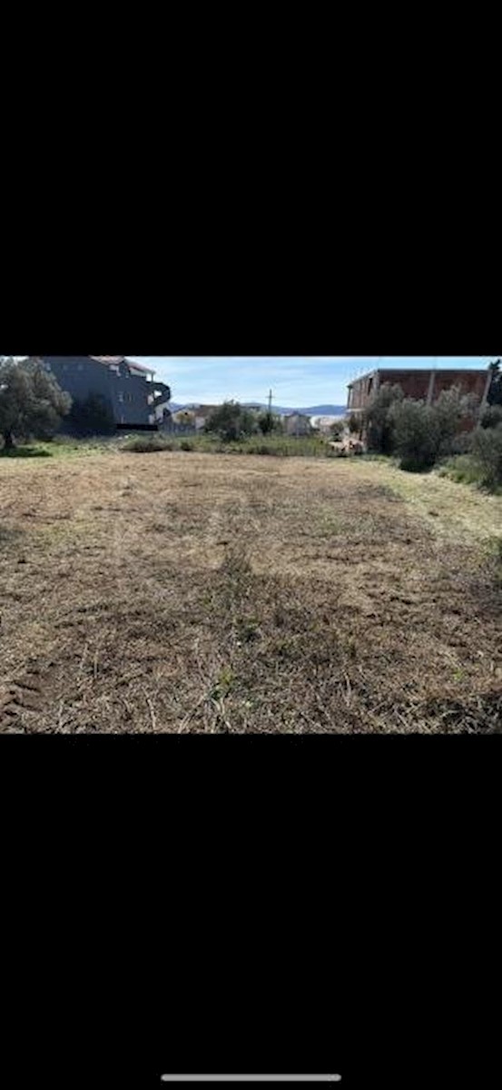 sv. Filip i Jakov, gradbeno zemljišče (637m2) s pogledom na morje