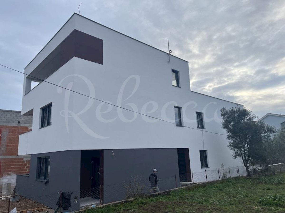 Vir, jug, dvoetažni apartma v 1. nadstropju (152,48m2), 150 m do morja, NOVOGRADNJA