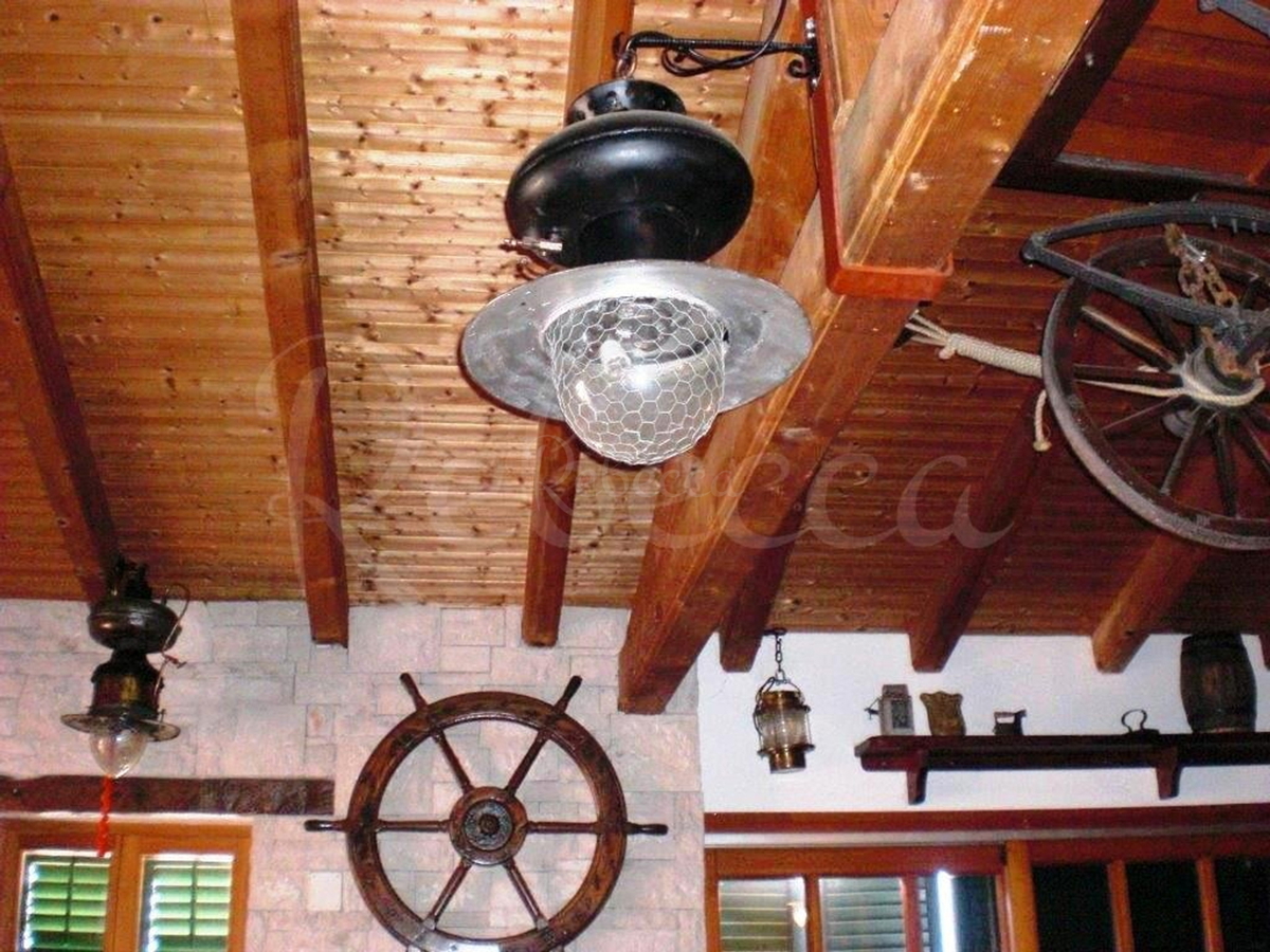 Restavracija s panoramskim pogledom na Raški zaliv