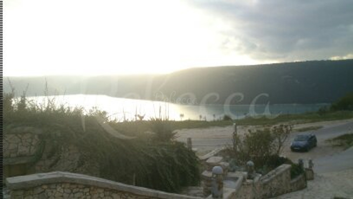 Restavracija s panoramskim pogledom na Raški zaliv
