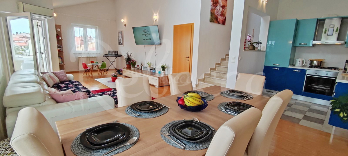 Dvoetažni apartma, 90 m2, 800 m do morja, Veruda Porat