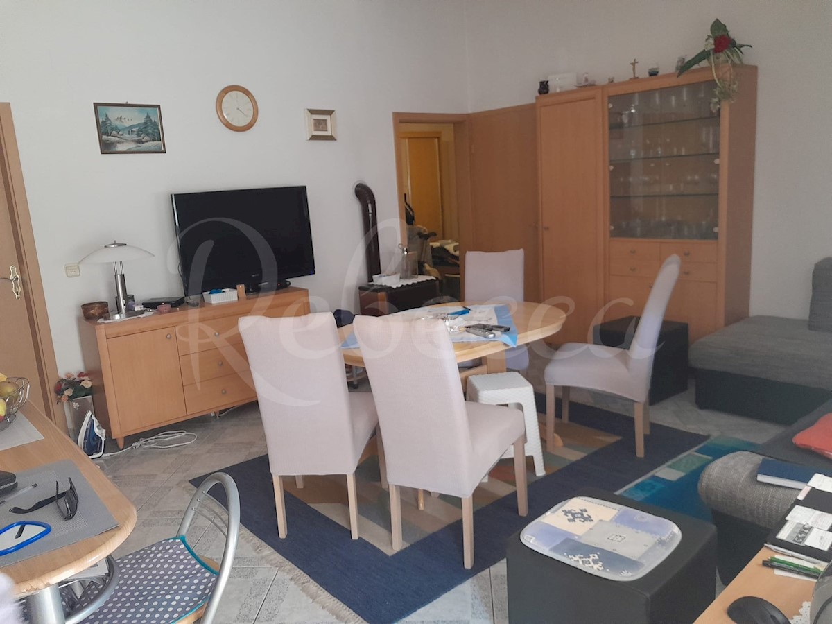 Zadar, Vir, lepa hiša, 2 apartmaja, garaža, 2. vrsta, morje 25m !!!