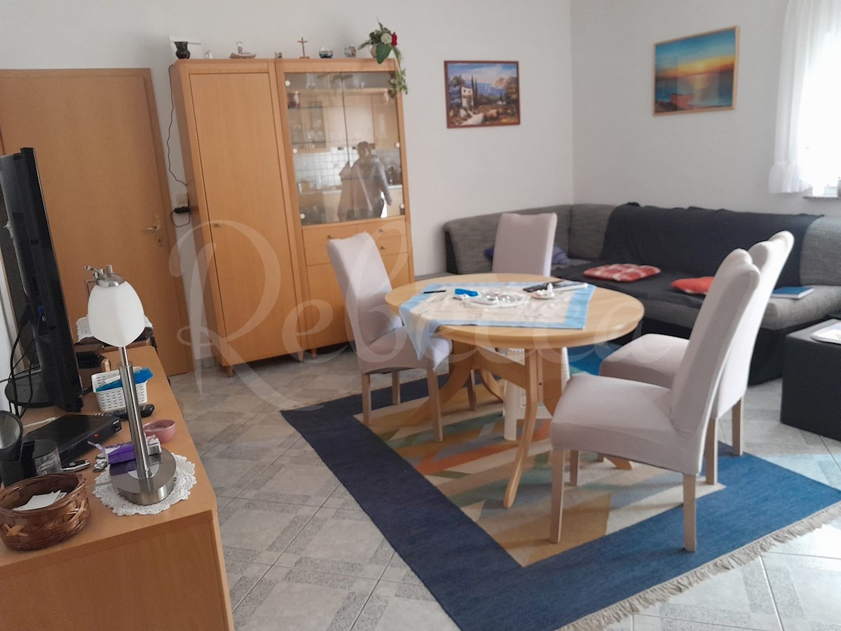 Zadar, Vir, lepa hiša, 2 apartmaja, garaža, 2. vrsta, morje 25m !!!