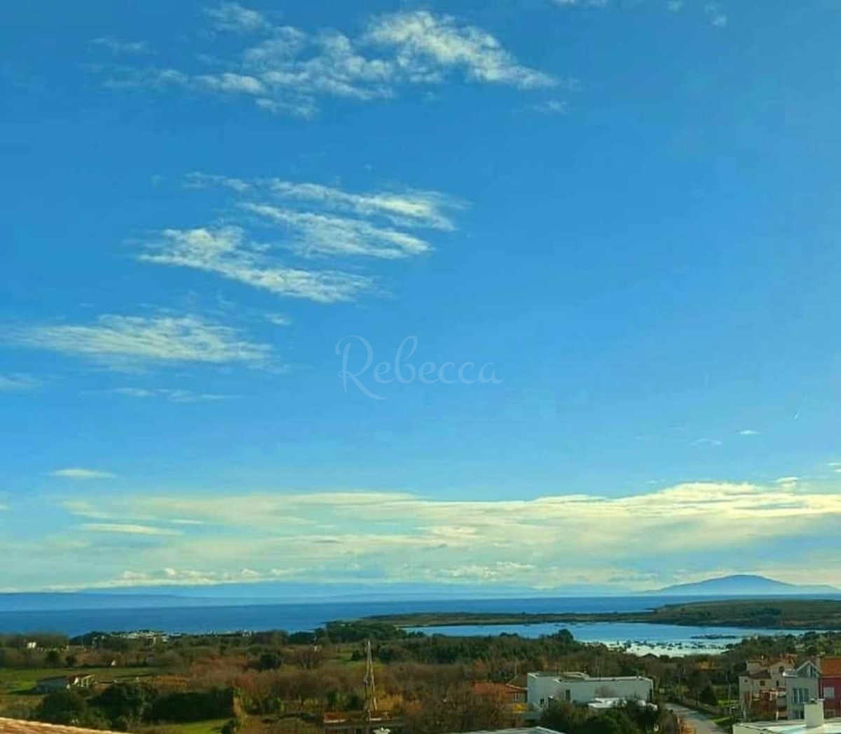 Ližnjan, dvoetažni apartma, velika terasa, pogled na morje