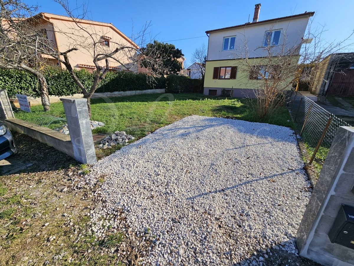 Istra, Valbandon, prenovljen apartma z vrtom