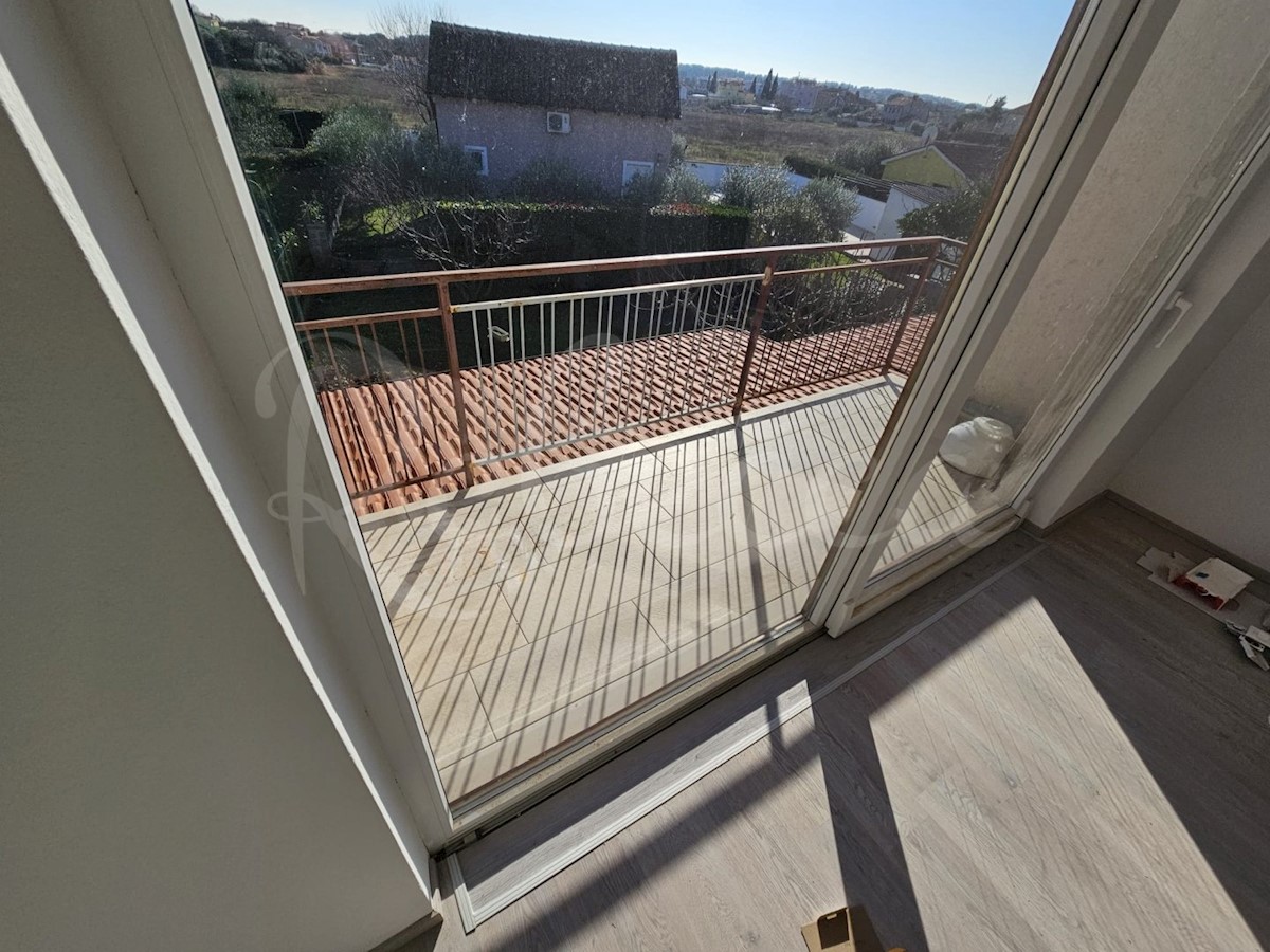 Istra, Valbandon, prenovljen apartma z vrtom