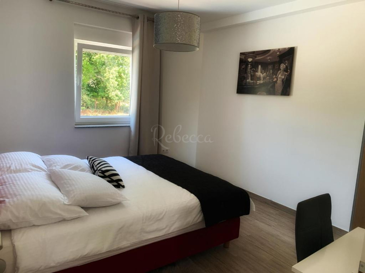 Istra, Pomer, hiša s tremi apartmaji in bazenom