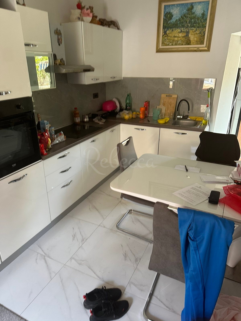 Dvosobno stanovanje s pogledom na morje, Pula