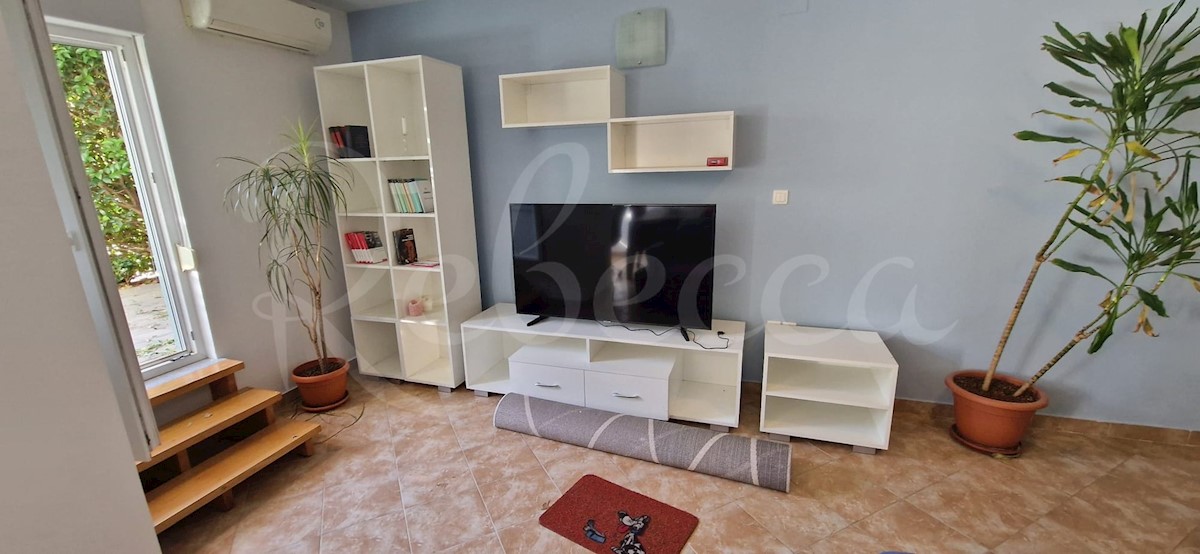 Zadar, Diklovac, trosobno stanovanje z vrtno teraso (77,50m2)