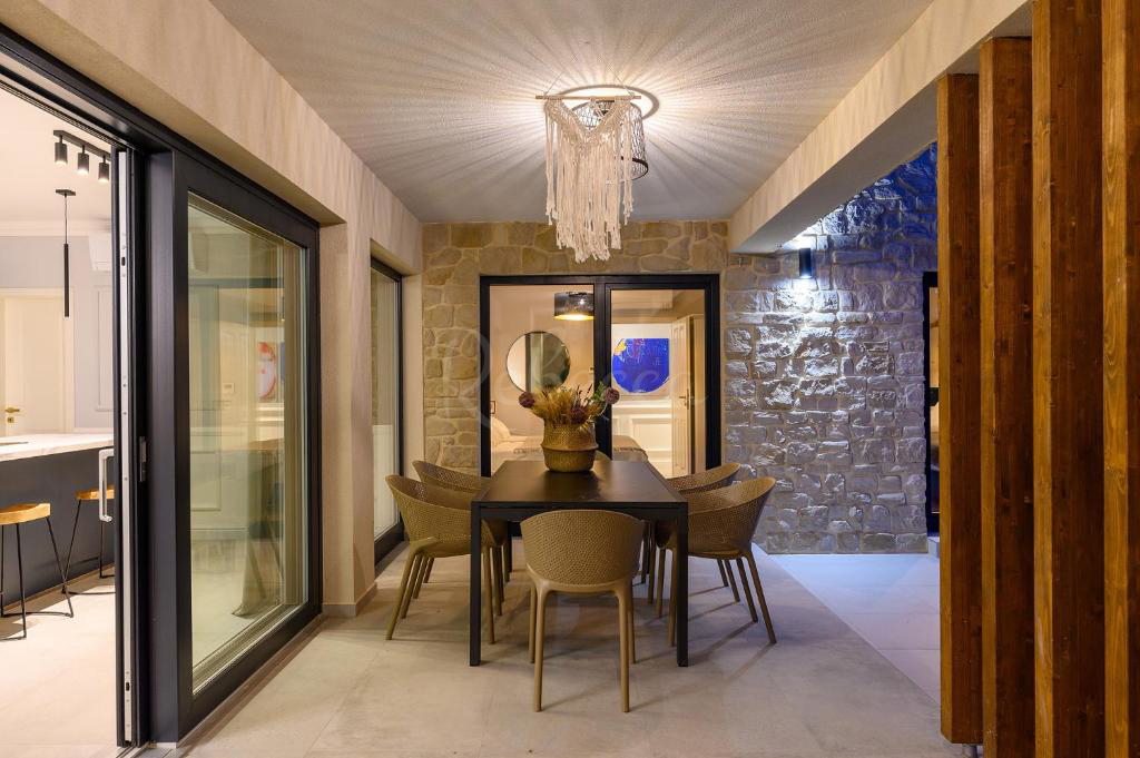 Moderna vila z bazenom, 147 m2, 3 spalnice, Juršići