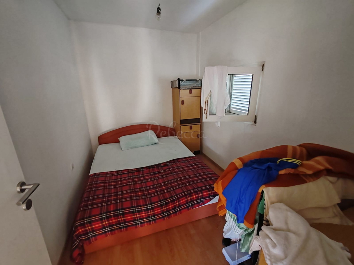 Kmetijsko zemljišče 1000 m2 z objektom - Valtura