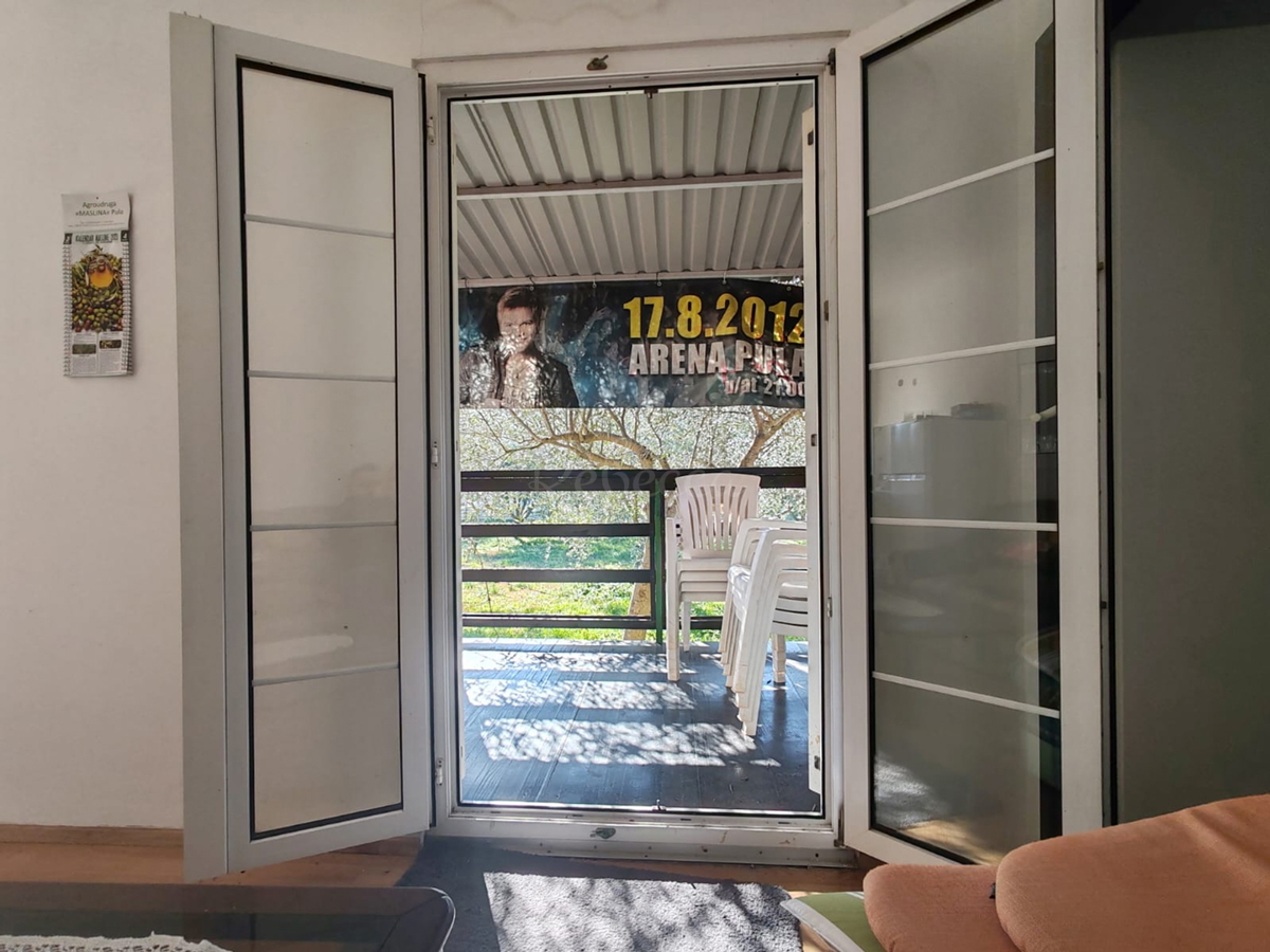 Kmetijsko zemljišče 1000 m2 z objektom - Valtura