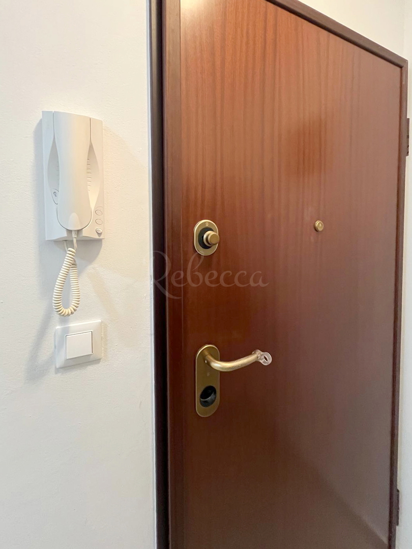 PRODAJA – Stanovanje 55 m², Pula (Medulinska) – opremljeno, balkon, parkirno mesto!