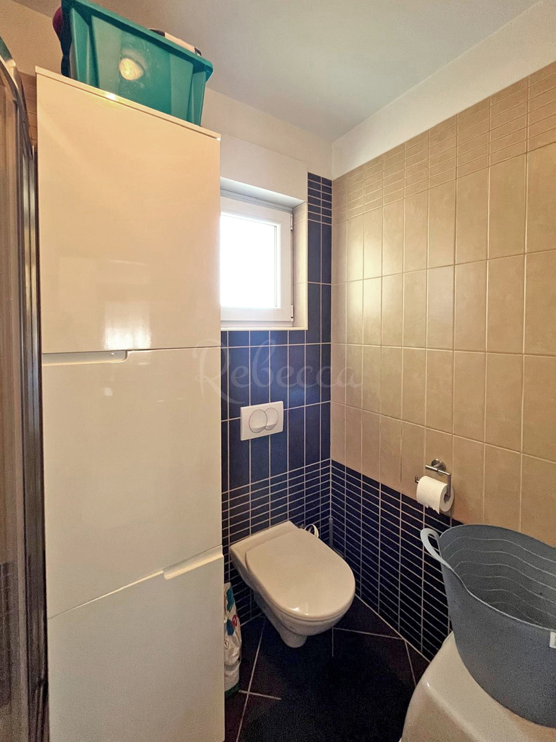 PRODAJA – Stanovanje 55 m², Pula (Medulinska) – opremljeno, balkon, parkirno mesto!