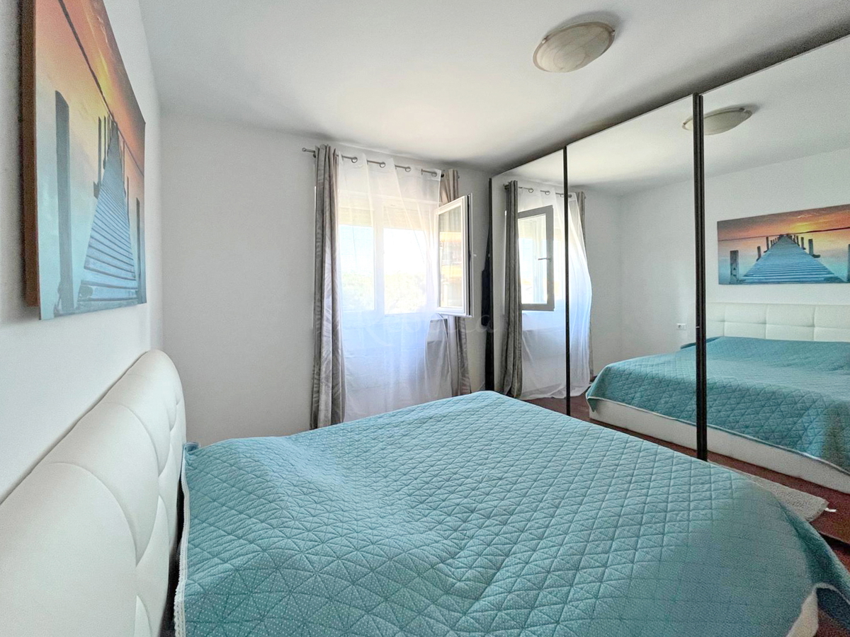 PRODAJA – Stanovanje 55 m², Pula (Medulinska) – opremljeno, balkon, parkirno mesto!