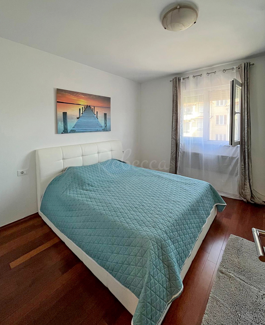 PRODAJA – Stanovanje 55 m², Pula (Medulinska) – opremljeno, balkon, parkirno mesto!